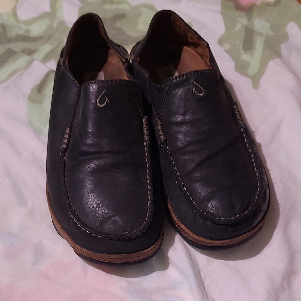 Elegant Black Leather Slip-On Loafers